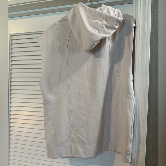 Athleta Cream Sleeveless Muscle Tee Hoodie - Picture 3 of 3